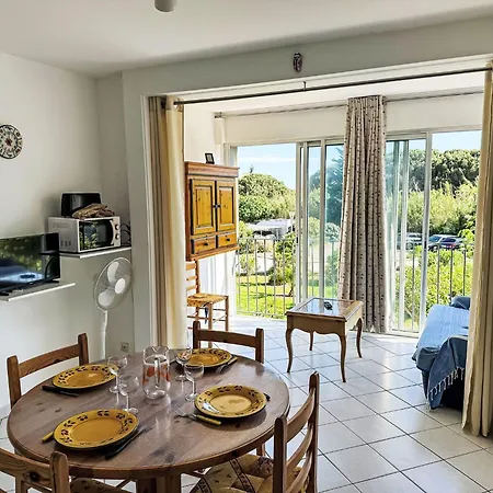 Les Roses Lauriers By Interhome * Le Lavandou