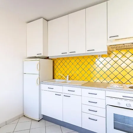 Les Roses Lauriers By Interhome Apartment *