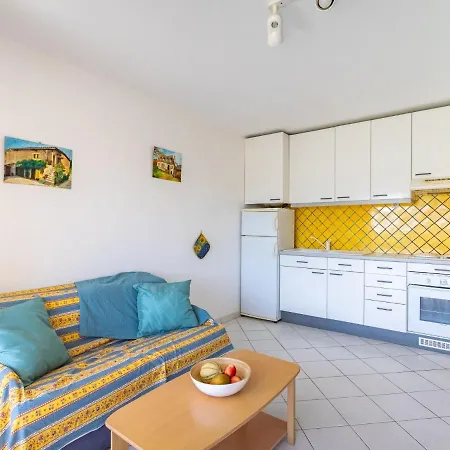 Les Roses Lauriers By Interhome Le Lavandou