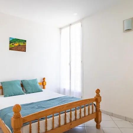 Apartment Les Roses Lauriers By Interhome Le Lavandou