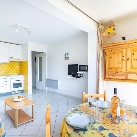 Les Roses Lauriers By Interhome Apartment