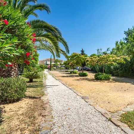 Apartment Les Roses Lauriers By Interhome Le Lavandou