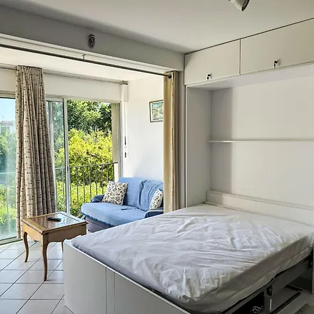 Apartment Les Roses Lauriers By Interhome Le Lavandou